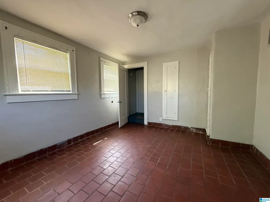 632 OAKLAND AVENUE, Fairfield, AL 35064 - #2
