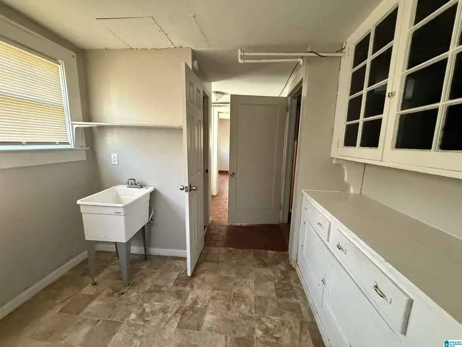 632 OAKLAND AVENUE, Fairfield, AL 35064 - #3