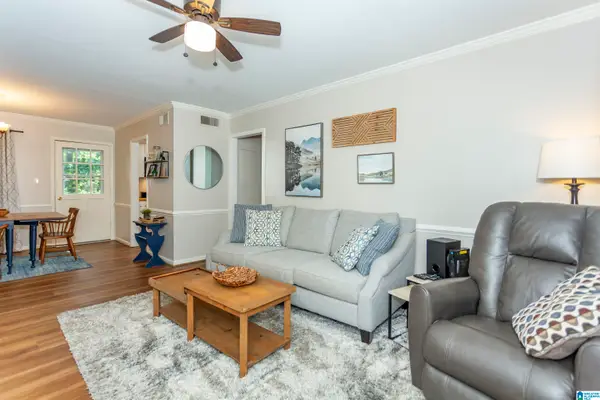2042 MONTREAT PARKWAY, Vestavia hills, AL 35216