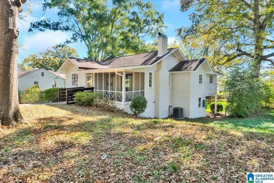 915 8TH AVENUE, Midfield, AL 35228 - #2