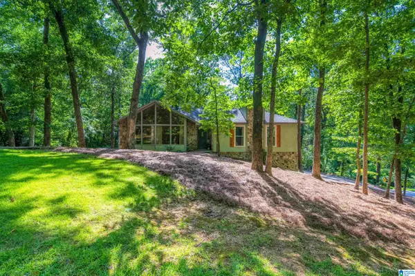 1928 INDIAN LAKE DRIVE, Birmingham, AL 35244