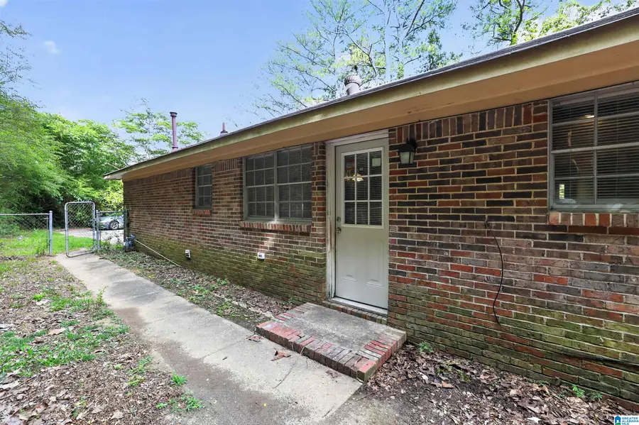 572 SUN VALLEY ROAD, Center Point, AL 35215 - #2