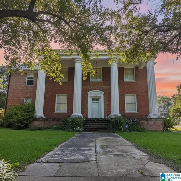 301 S BROADWAY AVENUE, Sylacauga, AL 35150