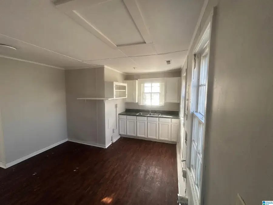 808 26TH STREET SW, Birmingham, AL 35211 - #2