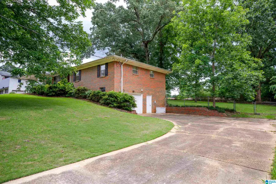 1004 NORMANDALE CIRCLE, Bessemer, AL 35023 - #3