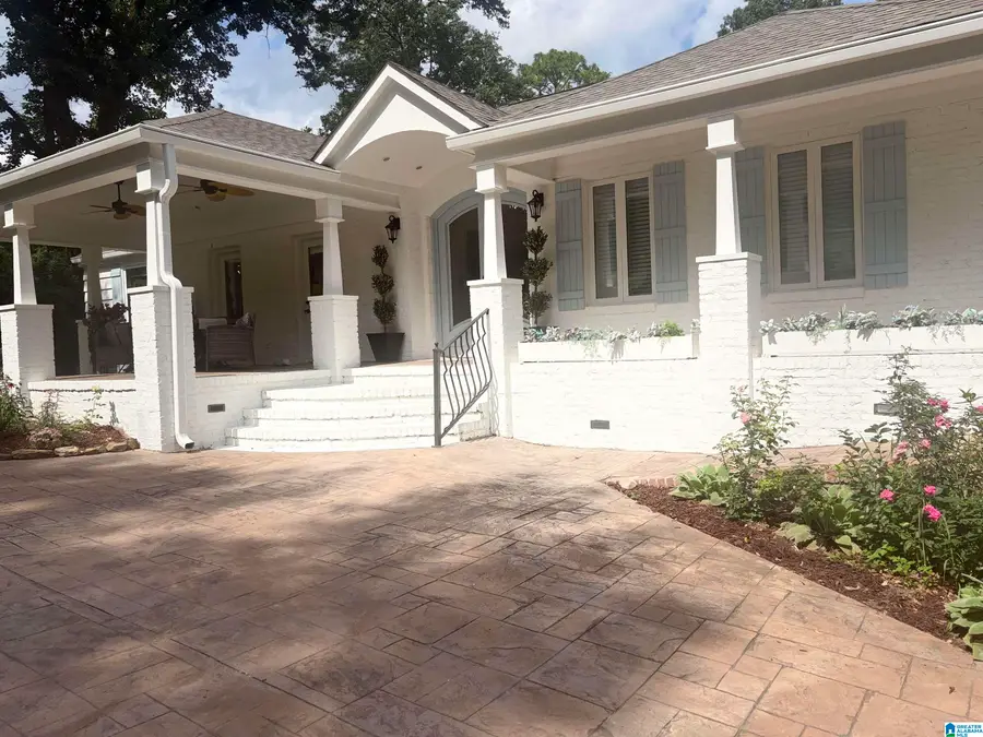 2557 MOUNTAIN WOODS DRIVE, Vestavia Hills, AL 35216 - #2