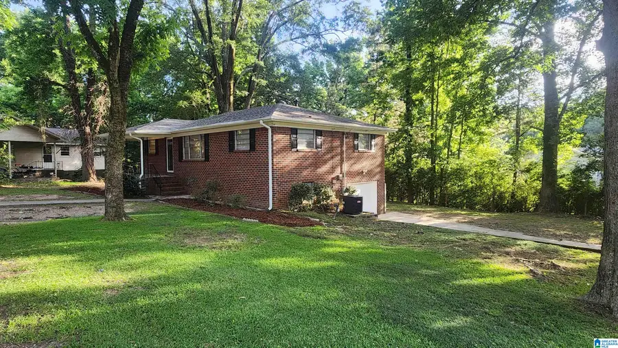 105 BEECHWOOD AVENUE, Hueytown, AL 35023 - #2