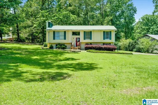2048 WHITE POST ROAD, Hueytown, AL 35023