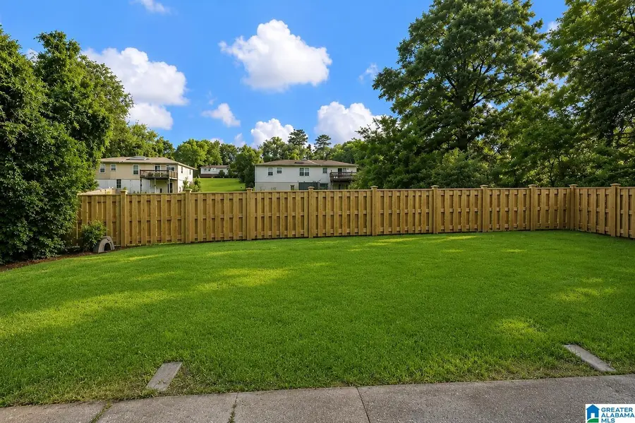 325 25TH AVENUE NW, Center Point, AL 35215 - #2