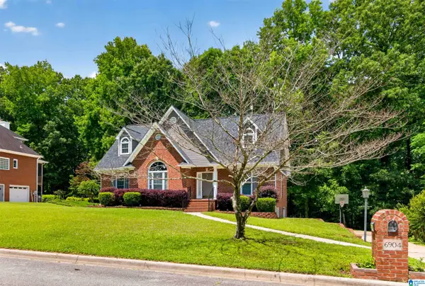 6904 WOODVALE LANE, Trussville, AL 35173