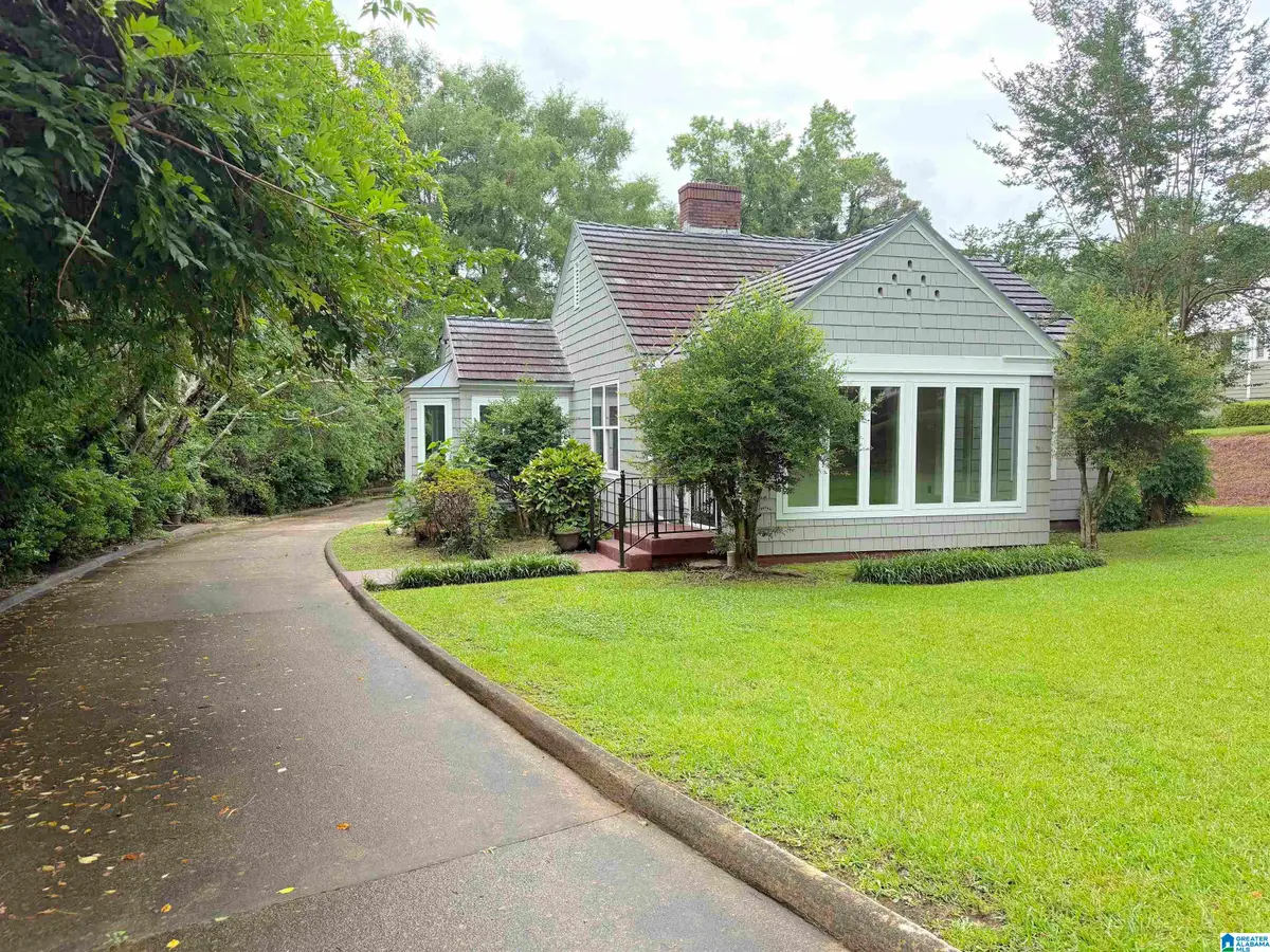 527 ROCKRIDGE AVENUE, Trussville, AL 35173 - #1