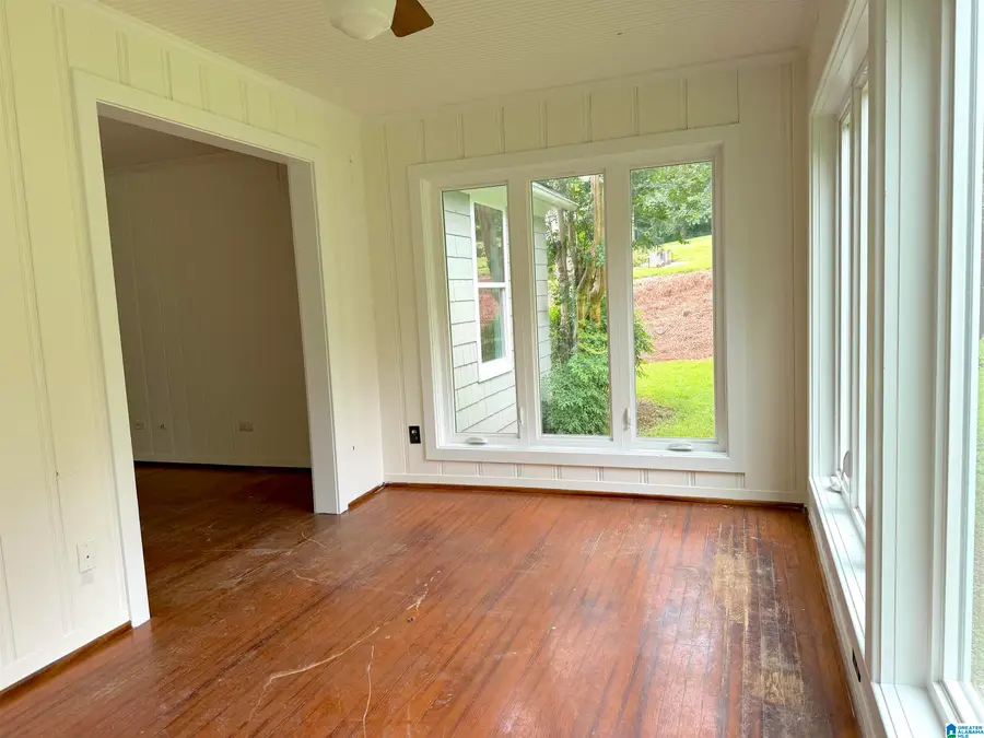 527 ROCKRIDGE AVENUE, Trussville, AL 35173 - #3