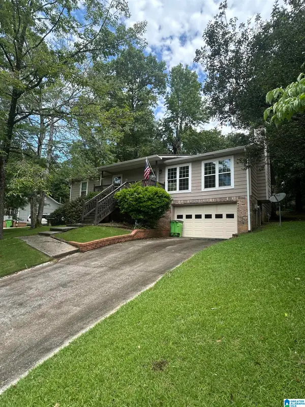 1043 KINGS FOREST DRIVE, Leeds, AL 35094