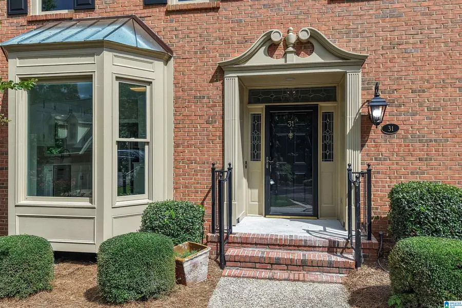 31 THE OAKS CIRCLE, Hoover, AL 35244 - #2