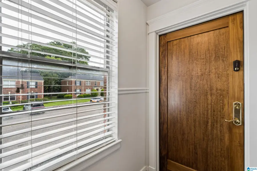 2503 MOUNTAIN BROOK CIRCLE, Mountain Brook, AL 35223 - #3