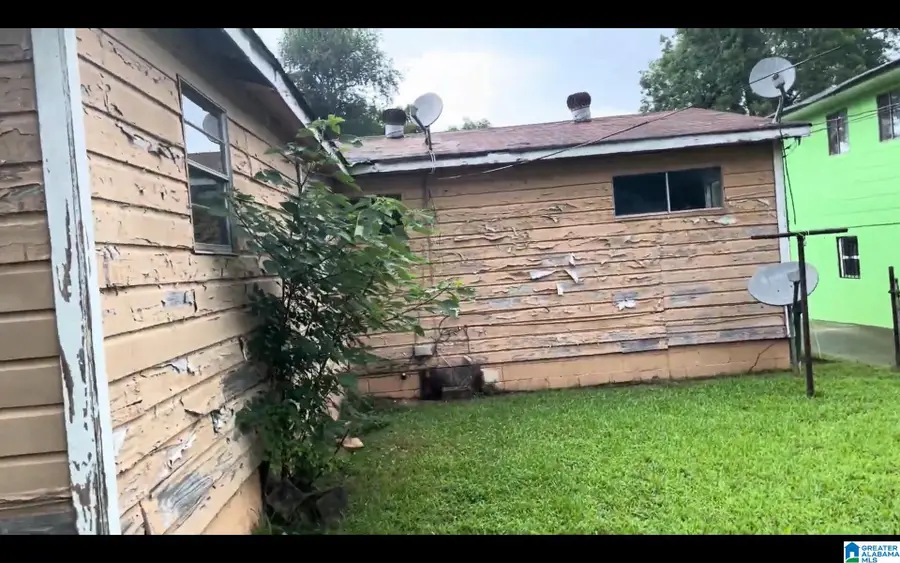 2425 LAWN AVENUE SW, Birmingham, AL 35211 - #3