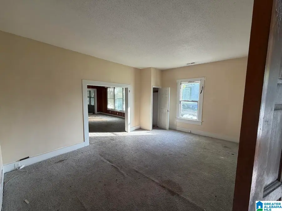 2712 AVENUE H, Birmingham, AL 35218 - #2