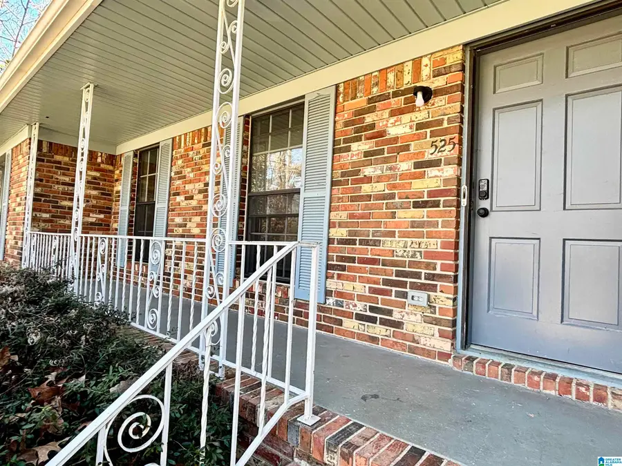525 27TH AVENUE, Center Point, AL 35215 - #3