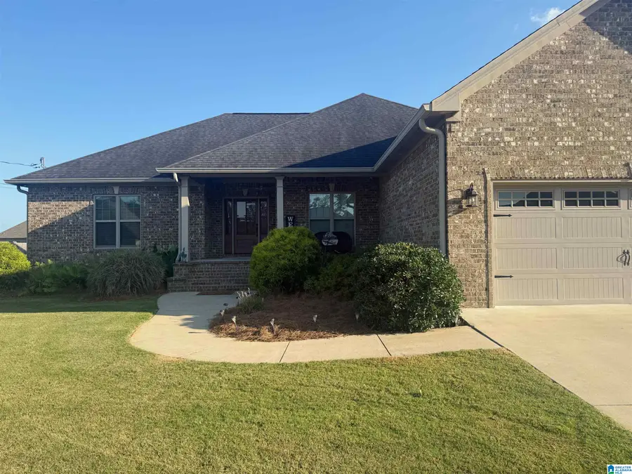135 COTTONWOOD CIRCLE, Gadsden, AL 35901 - #2