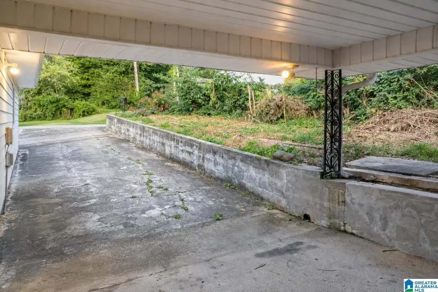 2226 2ND PLACE NW, Center Point, AL 35215 - #3