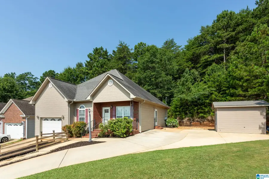 40 HICKORY HILLS CIRCLE, Oxford, AL 36203 - #3