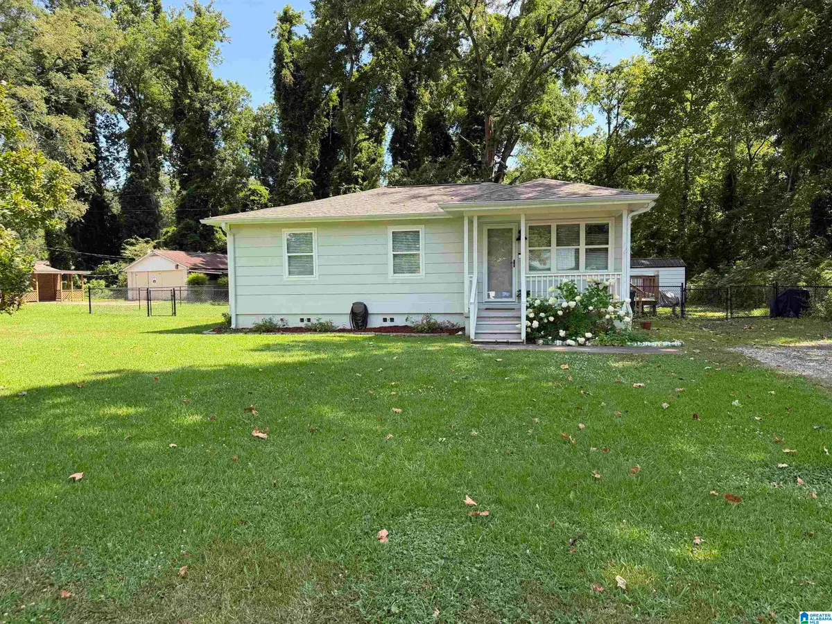 218 MEADOWOOD AVENUE, Hueytown, AL 35023 - #1