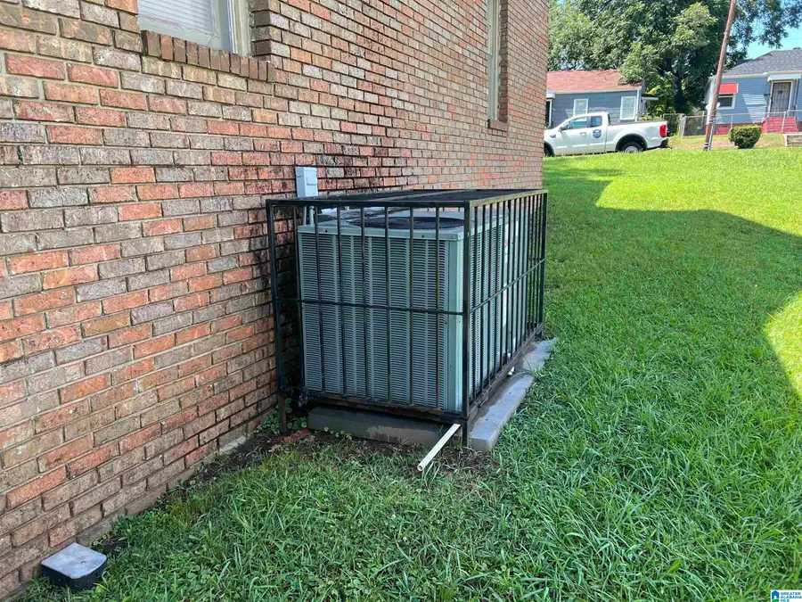 1715 2ND COURT W, Birmingham, AL 35208 - #3