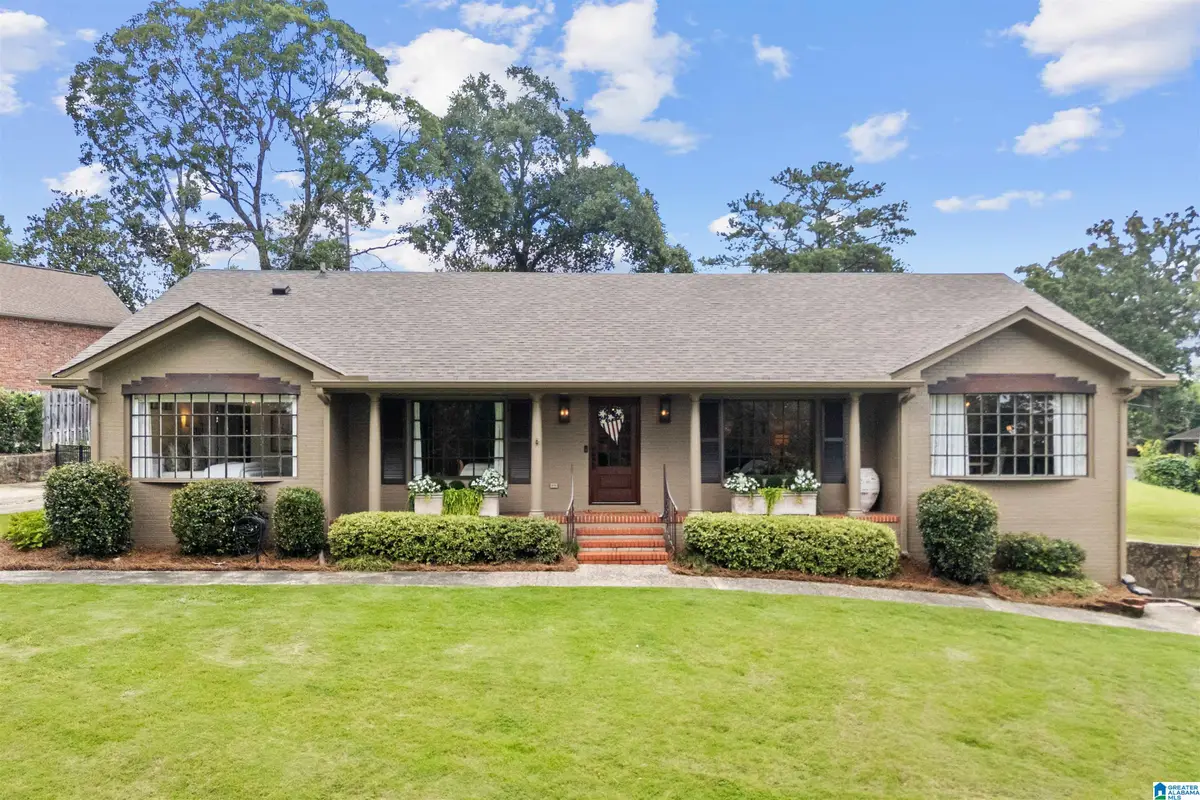 1121 GRAYLYNN DRIVE, Vestavia Hills, AL 35216 - #1