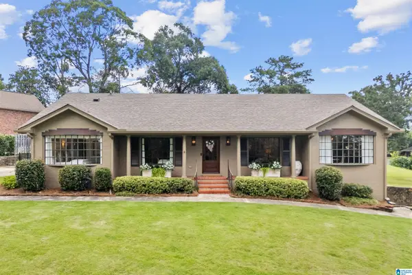 1121 GRAYLYNN DRIVE, Vestavia hills, AL 35216