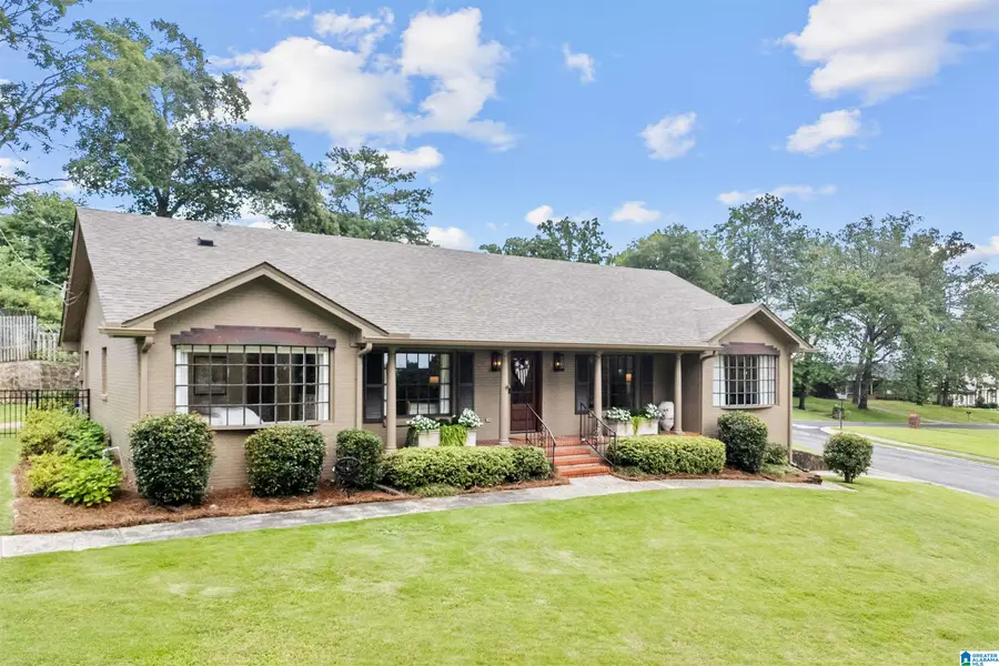 1121 GRAYLYNN DRIVE, Vestavia Hills, AL 35216 - #2