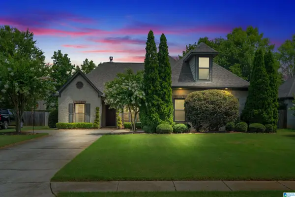 660 BARKLEY CIRCLE, Alabaster, AL 35007