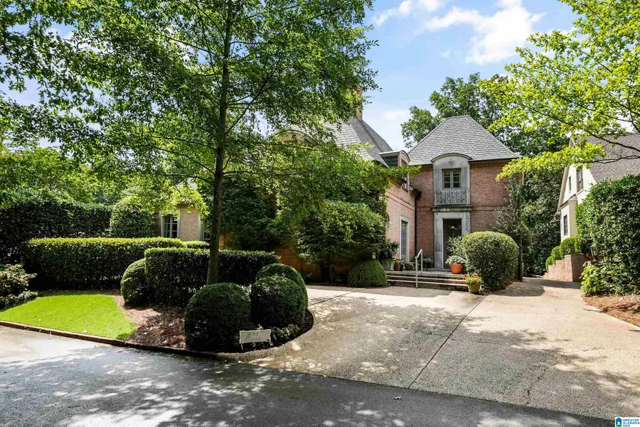 127 QUEENSBURY CRESCENT, Mountain Brook, AL 35223 - #2