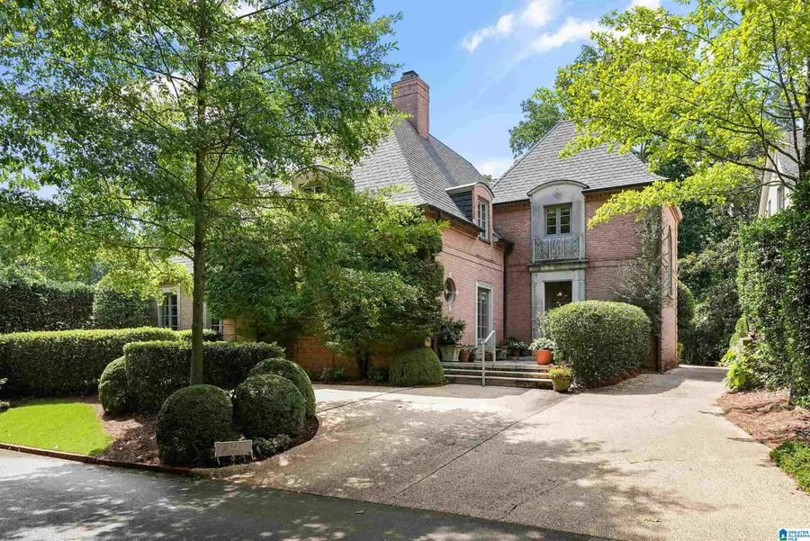 127 QUEENSBURY CRESCENT, Mountain Brook, AL 35223 - #3