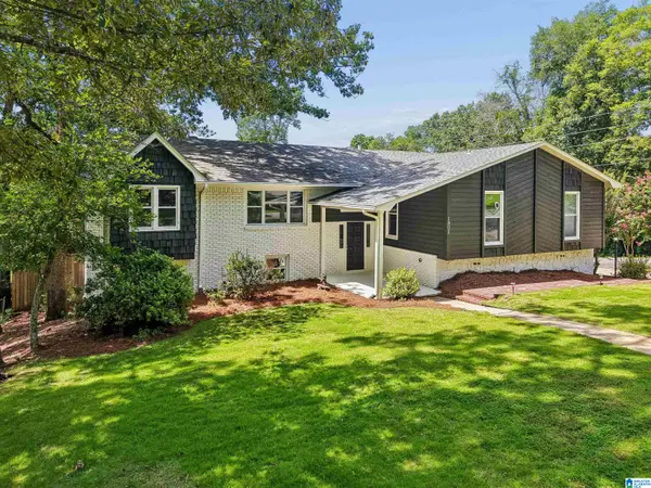 1801 CHARLOTTE DRIVE, Hoover, AL 35226