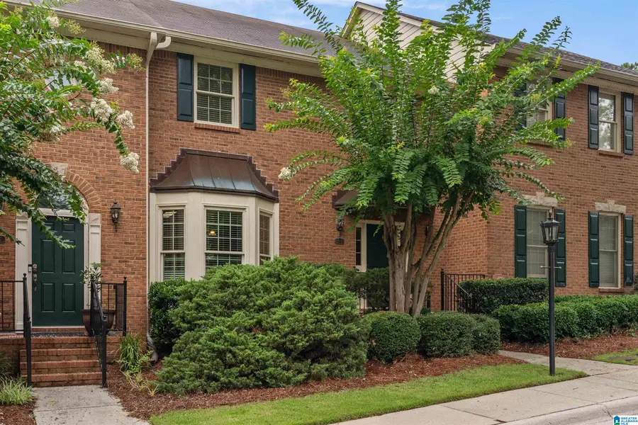 909 CHESTNUT OAKS CIRCLE, Hoover, AL 35244 - #2