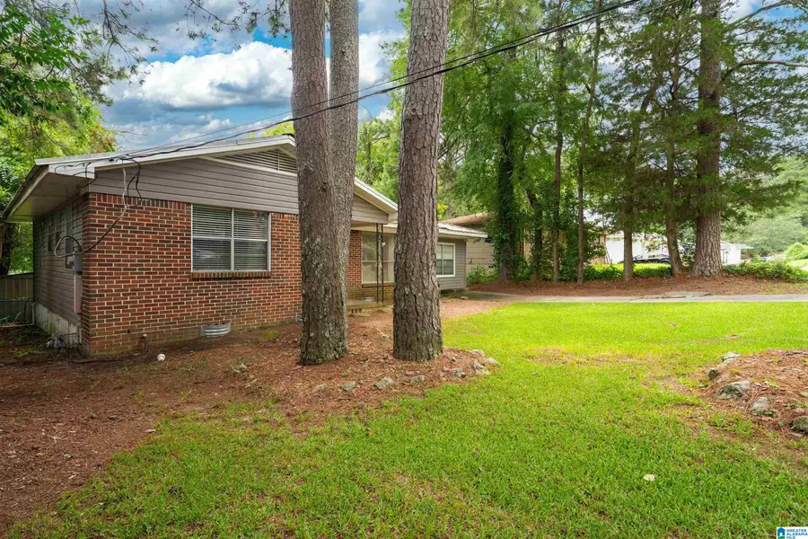 1121 ROBERT E LEE STREET, Leeds, AL 35094 - #2