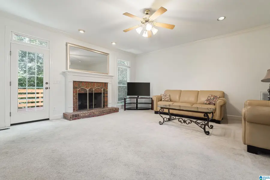 908 LESLIE LANE, Gardendale, AL 35071 - #3
