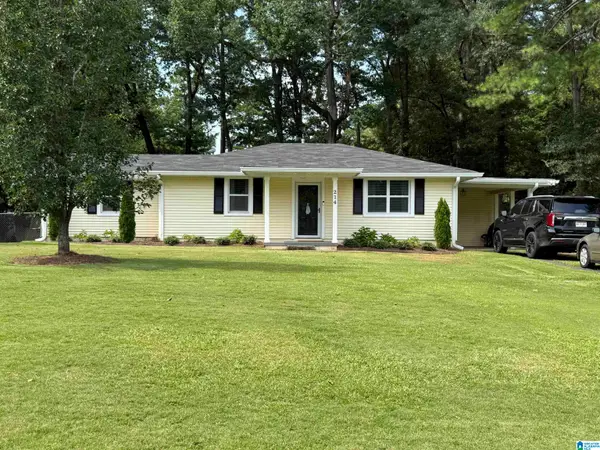 214 N 1ST AVENUE, Centreville, AL 35042
