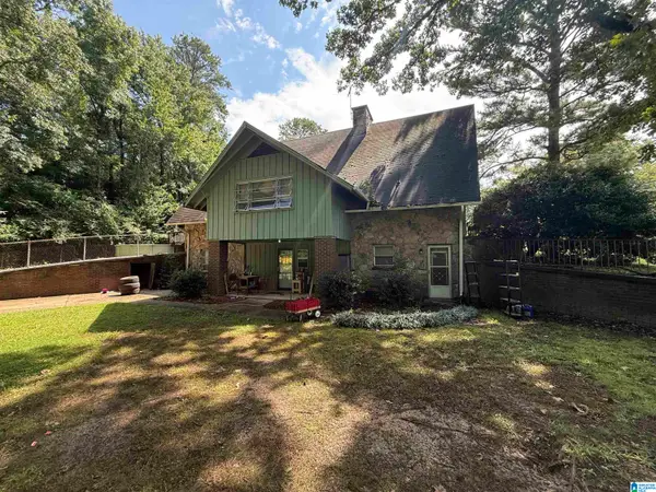 100 23RD AVENUE NE, Center point, AL 35215