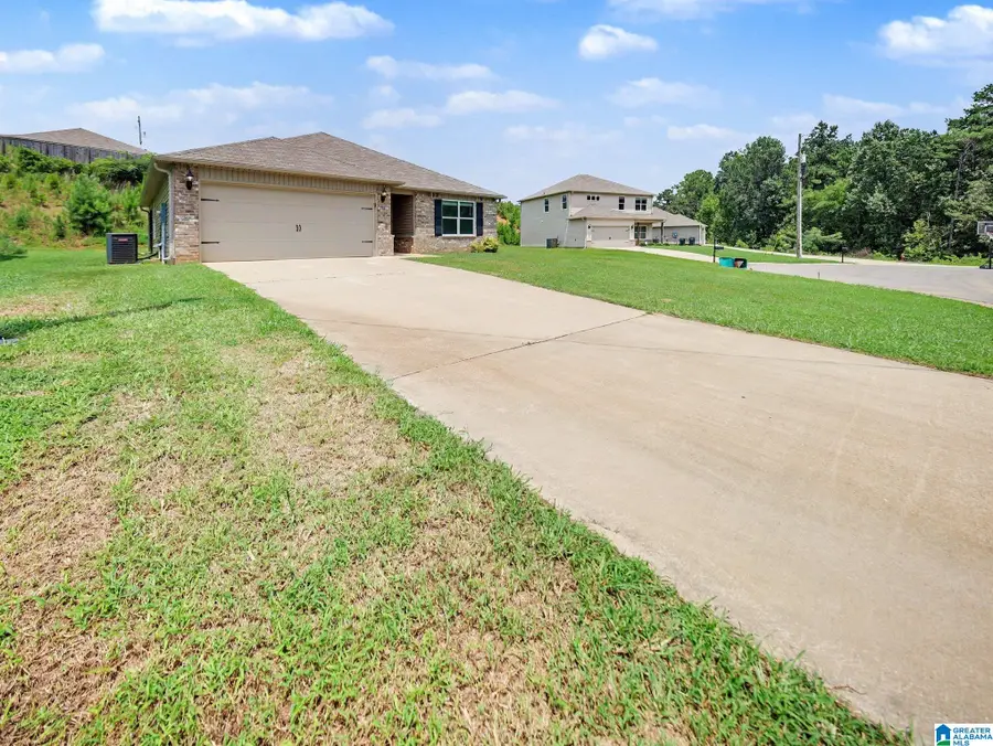 135 HUNTERS COVE, Odenville, AL 35120 - #2