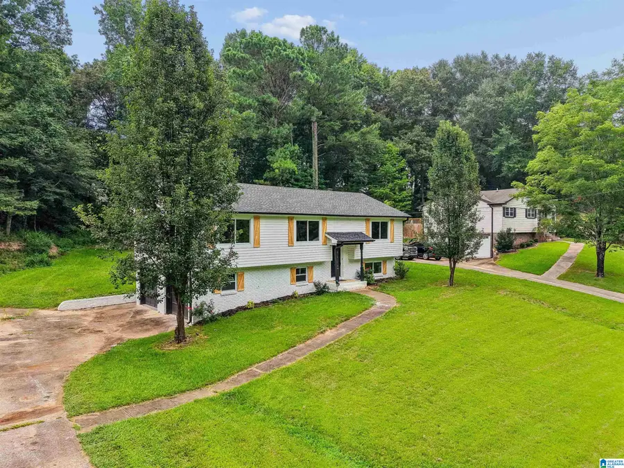 112 SILVERLEAF DRIVE, Trussville, AL 35173 - #2