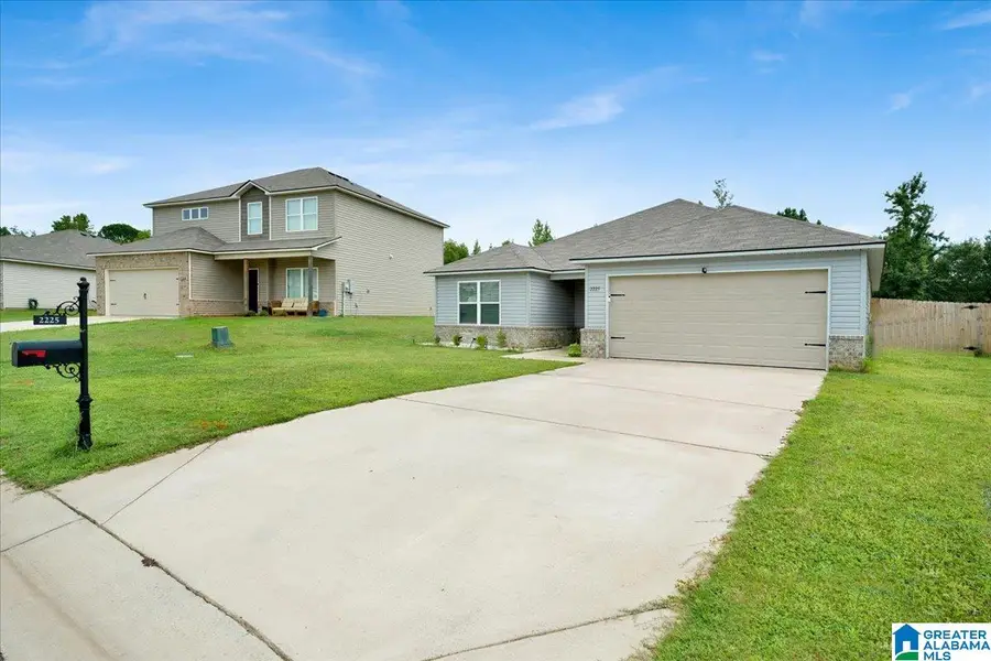 2225 W MIDDLEBROOK CROSSING, Odenville, AL 35120 - #2