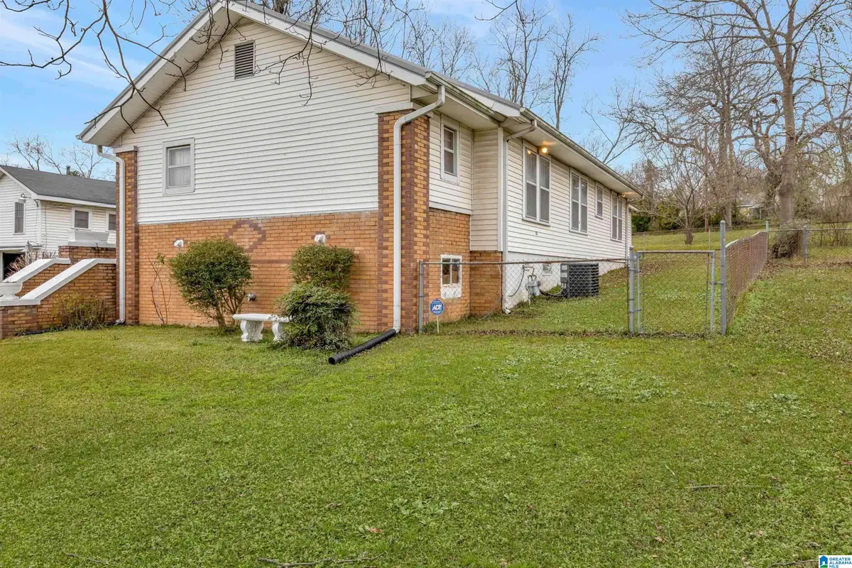 2046 EAST LAKE BOULEVARD, Tarrant, AL 35217 - #1