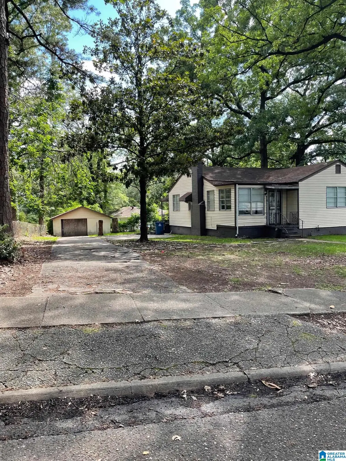 521 OSCEOLA CIRCLE, Fairfield, AL 35064 - #1