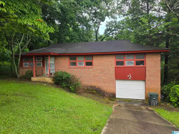 956 REEDWOOD LANE, Birmingham, AL 35235
