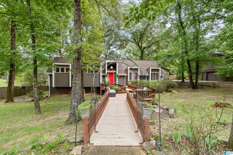 1825 CHANDAMONT CIRCLE, Pelham, AL 35124 - #3