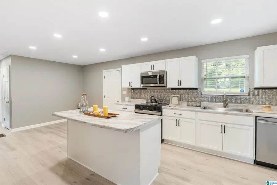 560 CAMELLIA ROAD, Birmingham, AL 35215 - #2