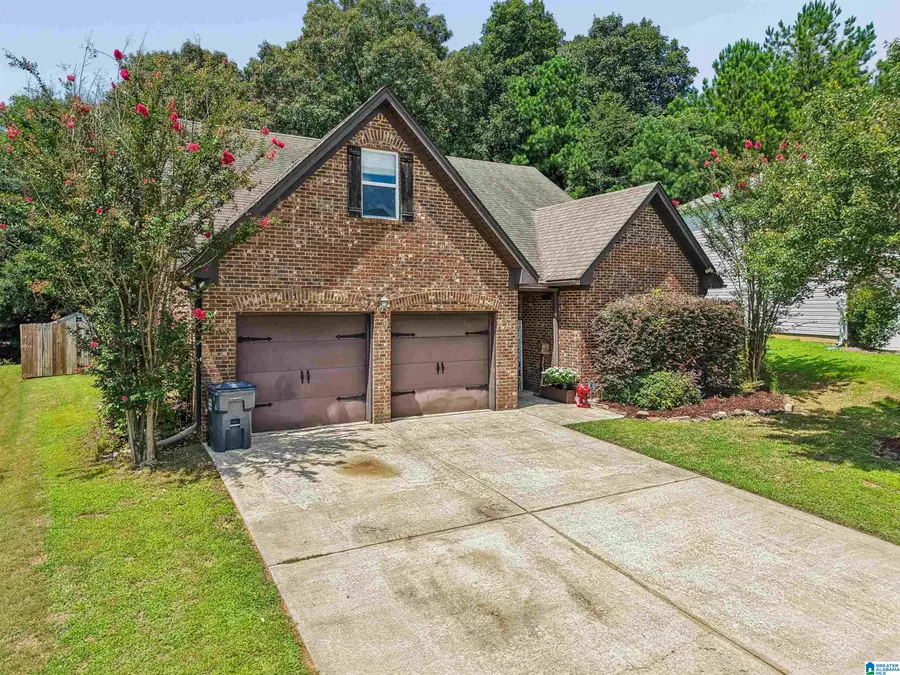 932 VALLEY CIRCLE, Leeds, AL 35094 - #3