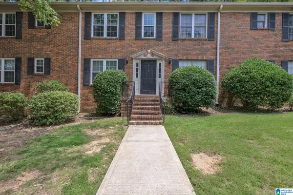2208 MONTREAT CIRCLE, Vestavia hills, AL 35216
