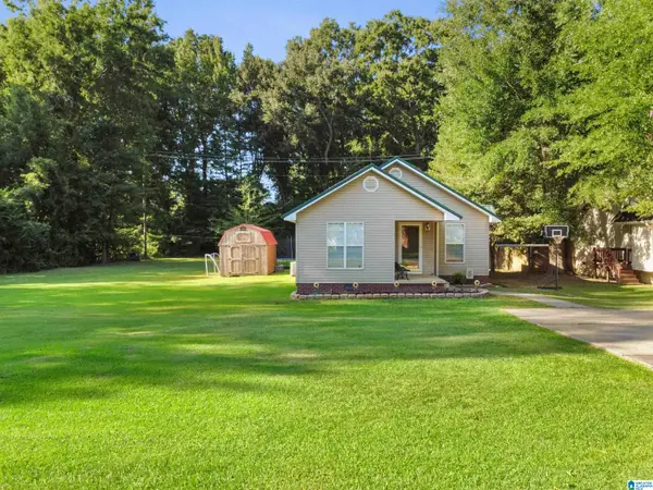 1008 W WALNUT STREET, Sylacauga, AL 35150